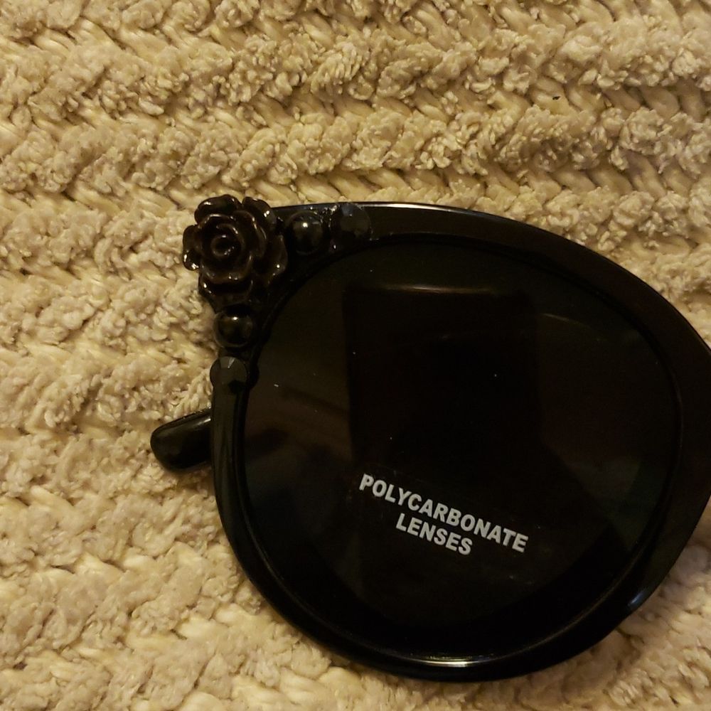 Black bling embellished sunglasses - Picture 3 of 5